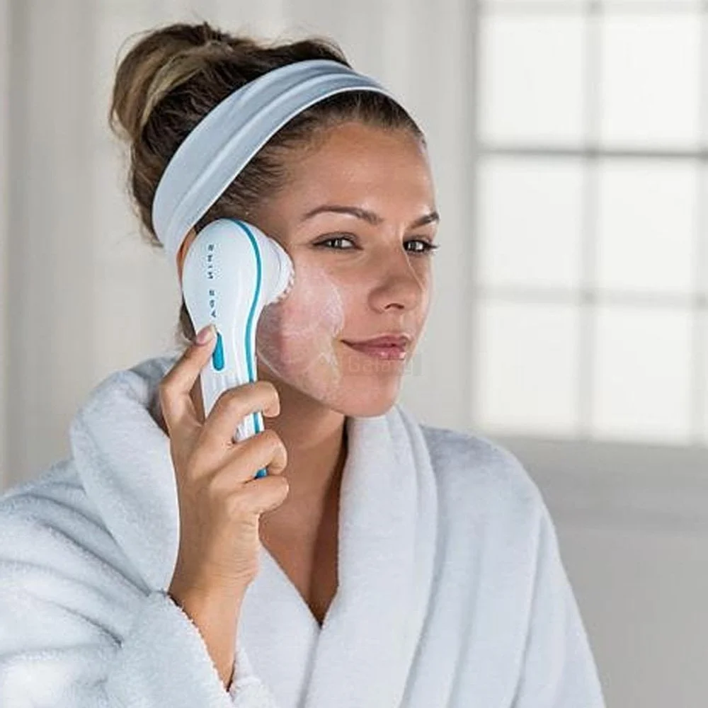 Spin Spa Cleansing Facial Brush 5 Spin Spa Cleansing Facial Brush girl