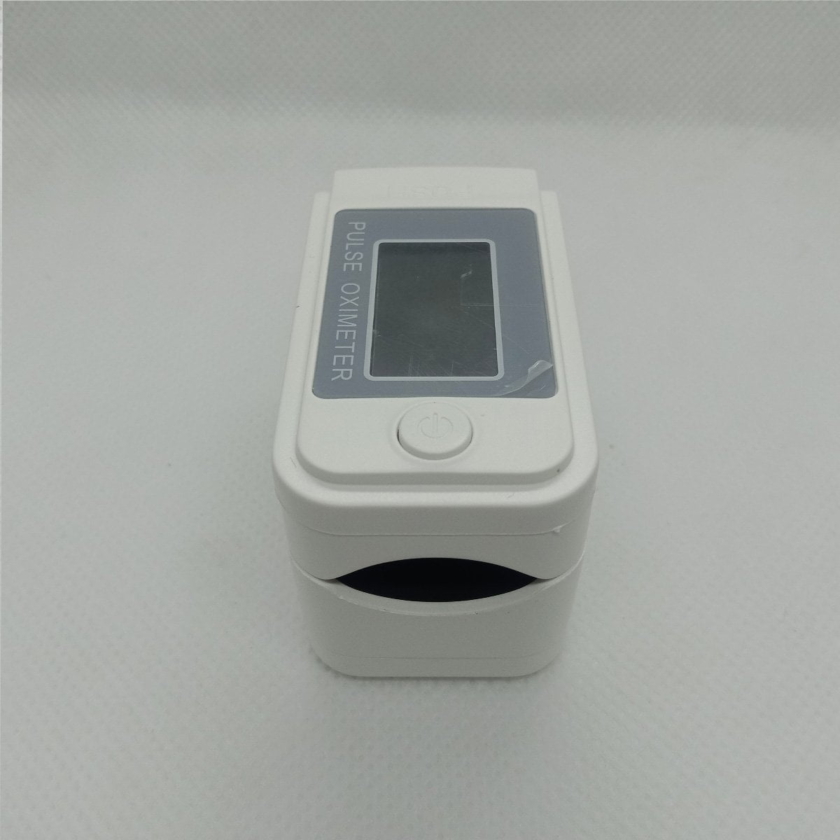 oximeter white side2