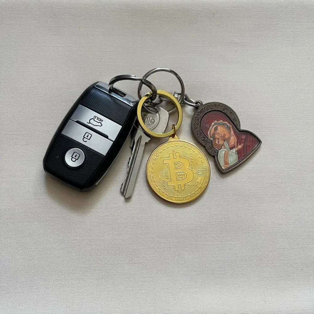 Bitcoin Keychain in Gold 4 bitcoin keychain in gold